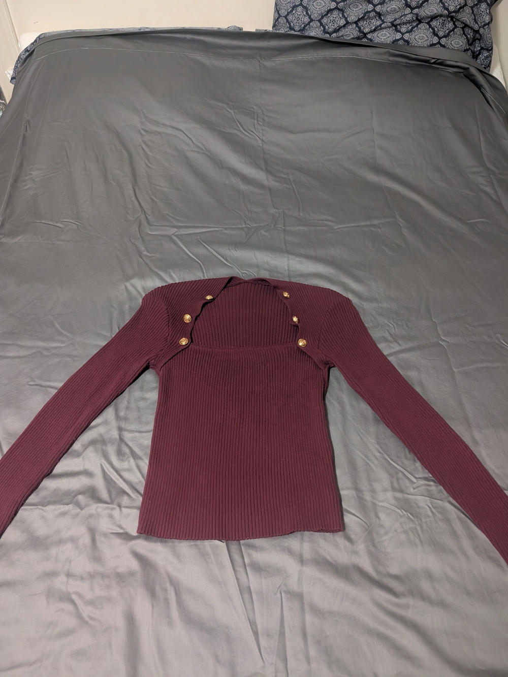 Cider Ribbed Long-Sleeve Button-Accent Top in Wine